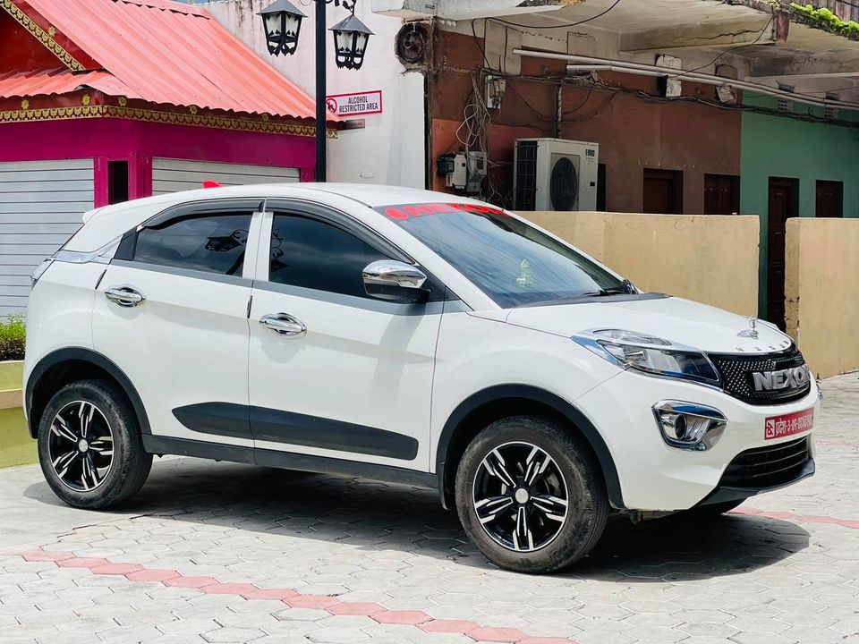 2019 model tata nexon xm petrol fulloption low run sorum condition